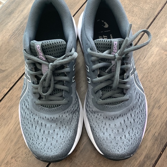 Women’s ASICS Gel Excite 7 Size 9 - Picture 2 of 4